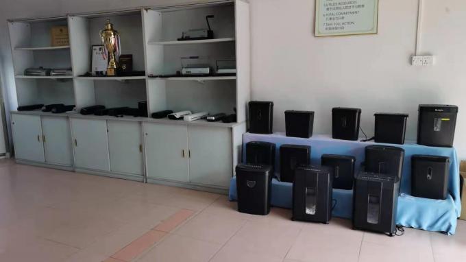 الجهاز الثقيل P-4 حفر الورق 25L علبة سعة 12 ورق A4 CD228P-12 12